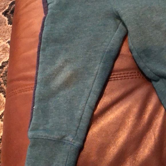 Toddlers Joggers and Hoodie - Picture 6 of 7